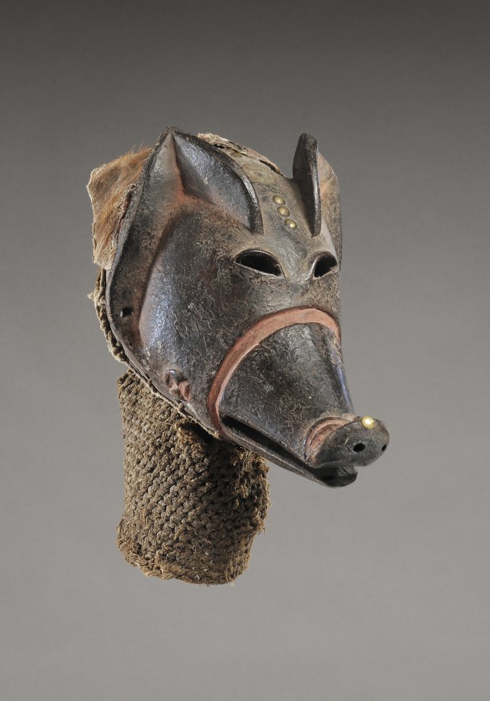 Tjokwe mask <em>mukishi wa ngulu</em>